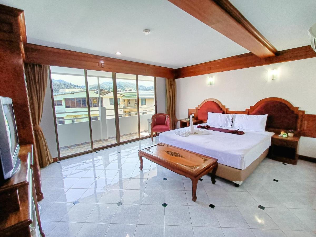 Black Pearl Patong Beachfront Exterior photo