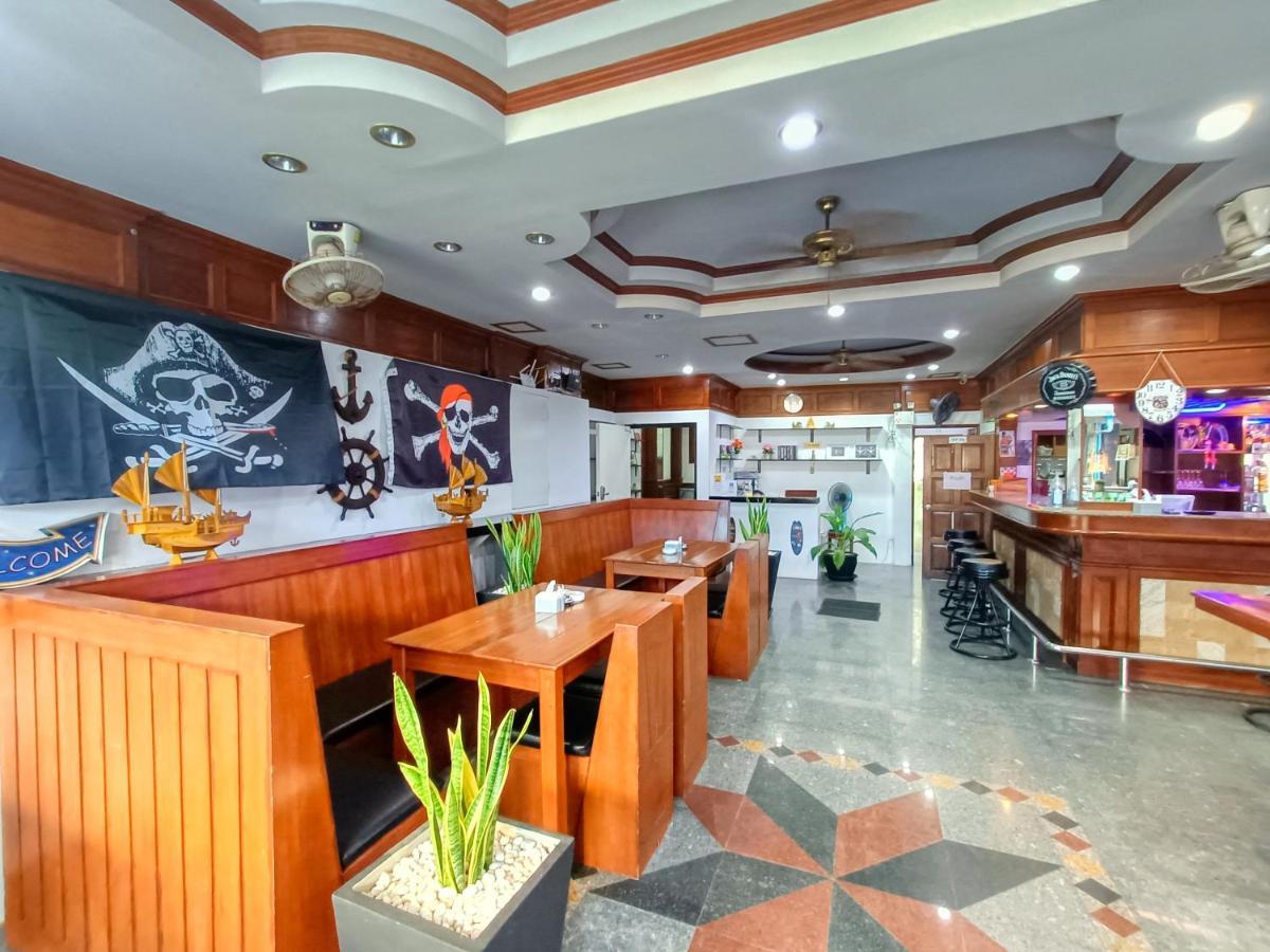 Black Pearl Patong Beachfront Exterior photo